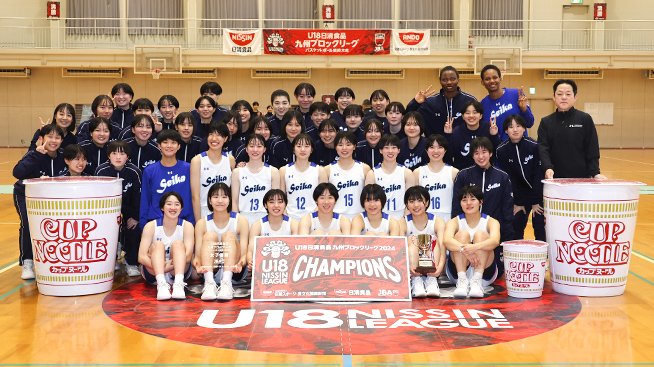 集合写真：精華女子高等学校